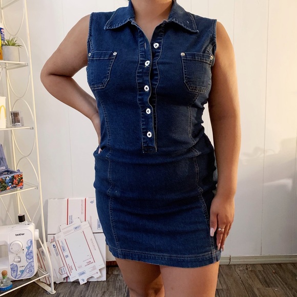 Woman’s Denim Button Up Dress - Picture 3 of 4